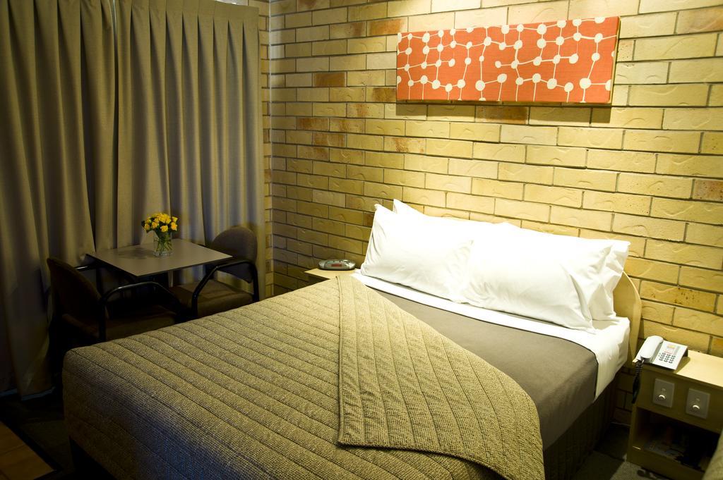 Starlight Motor Inn Roma Bagian luar foto