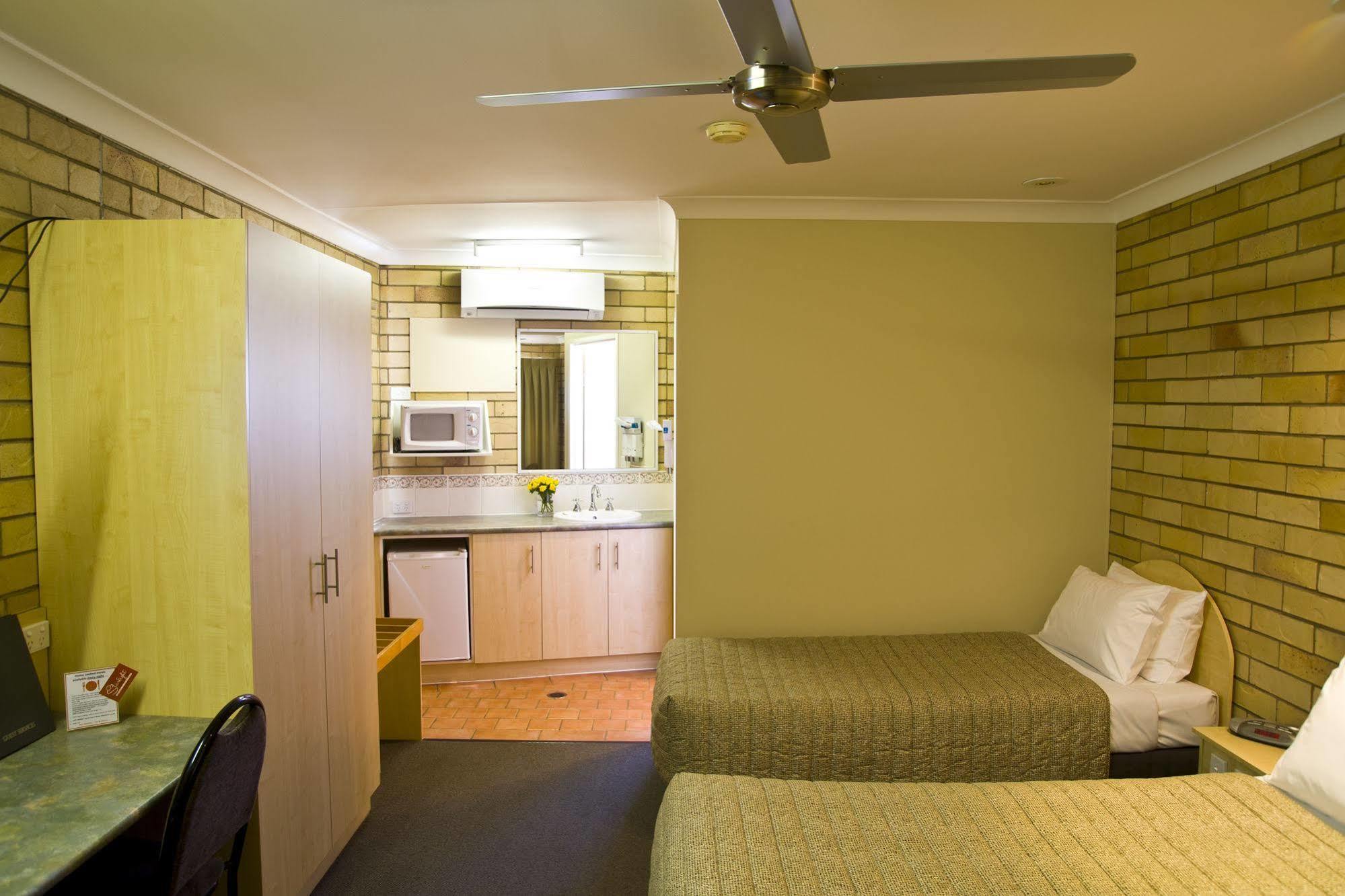 Starlight Motor Inn Roma Bagian luar foto